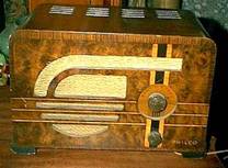 Philco 37-600 with a good orignal photofinished front panel
