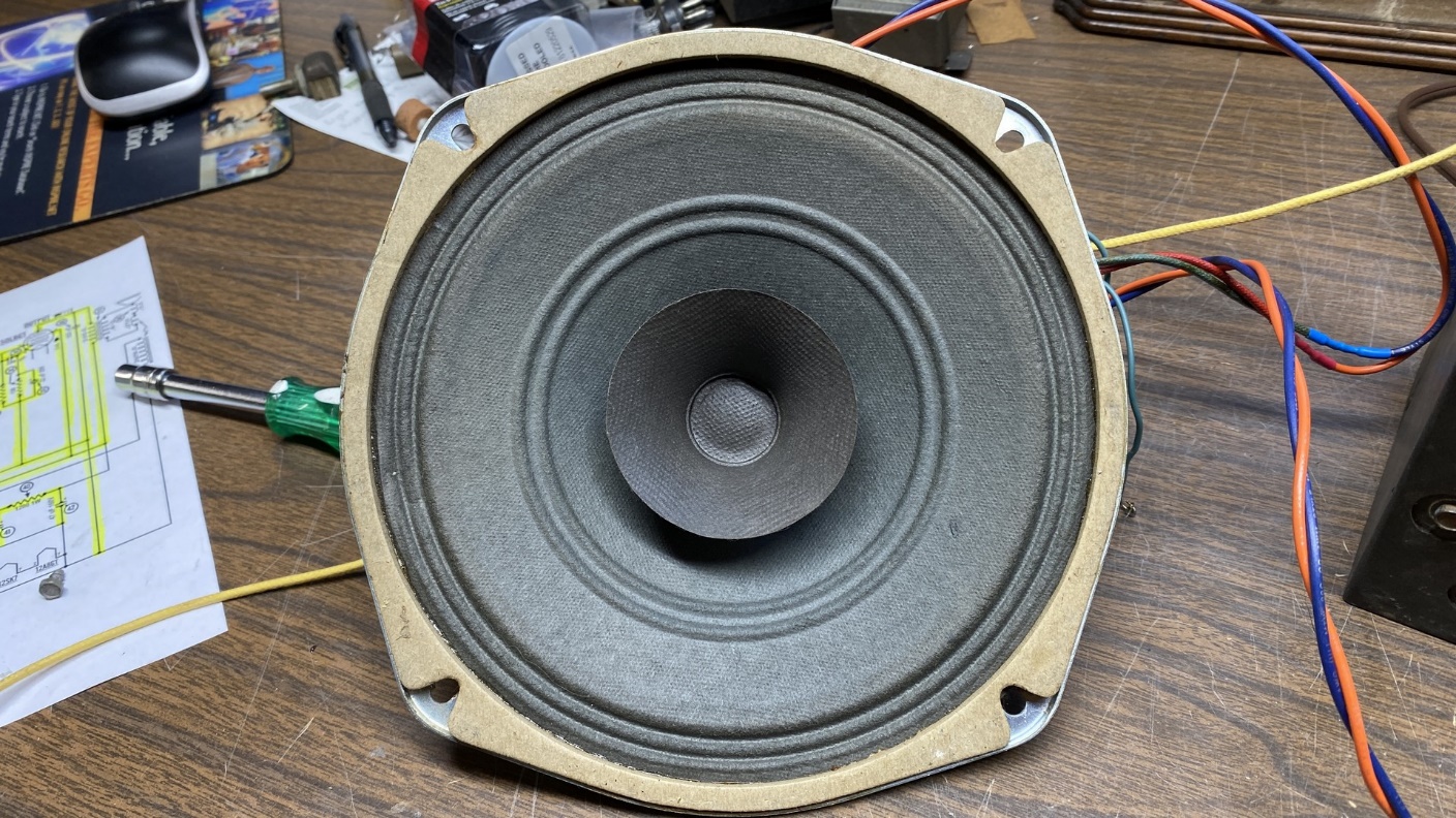 A picture containing electronics, loudspeaker

Description automatically generated